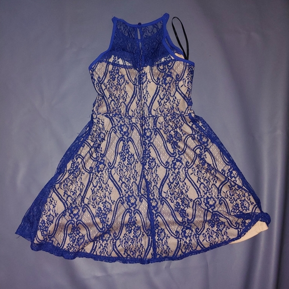 FRANCESCAS Collections Crochet Halter Dress - Picture 2 of 4